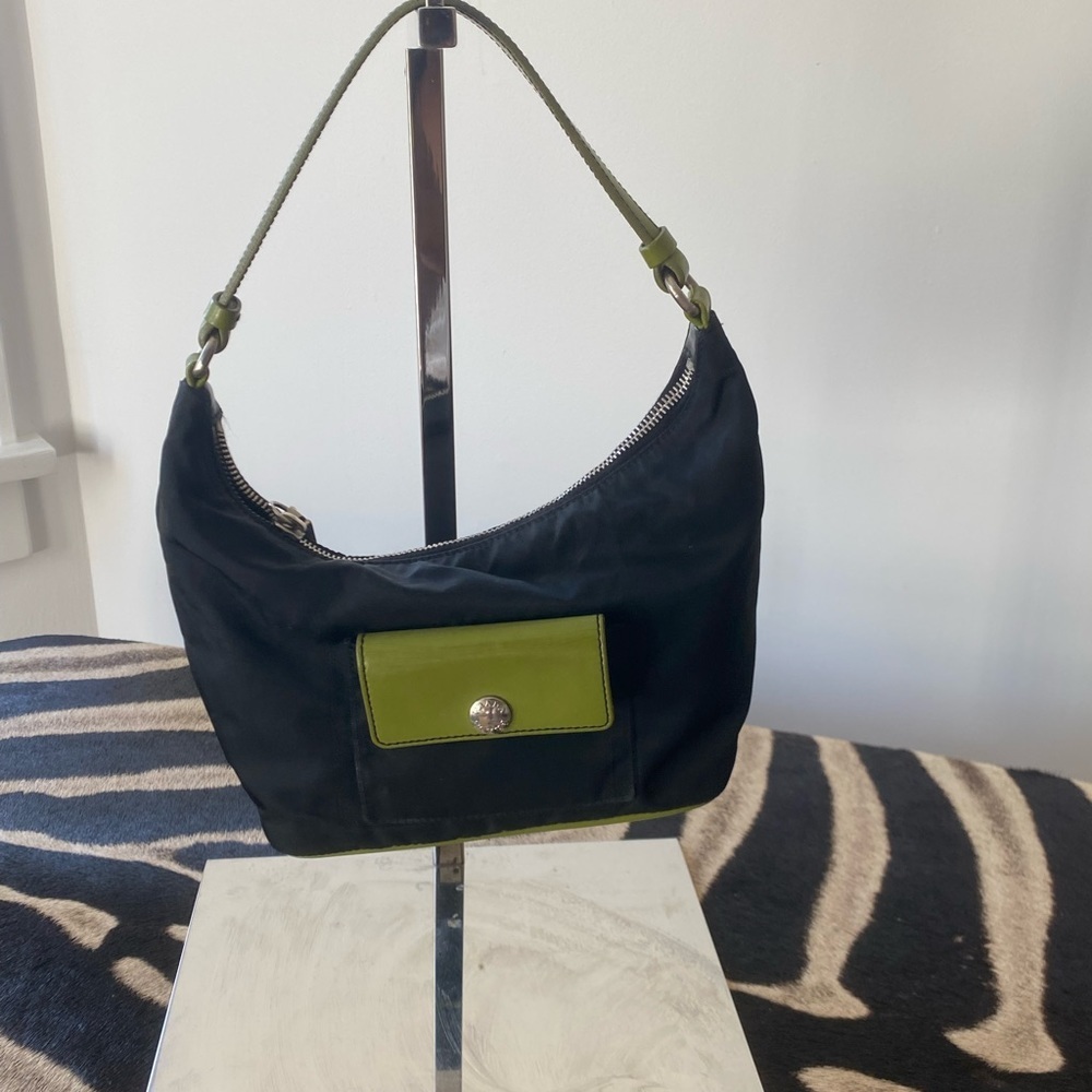 PRADA black tessuto sirio nylon bag with green accent front pocket - Picture 4 of 8